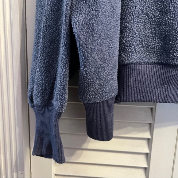 American Eagle Oversized Fleece Sweatshirt - Picture 5 of 7